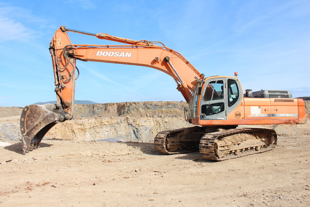 escavadora_Doosan_DX340